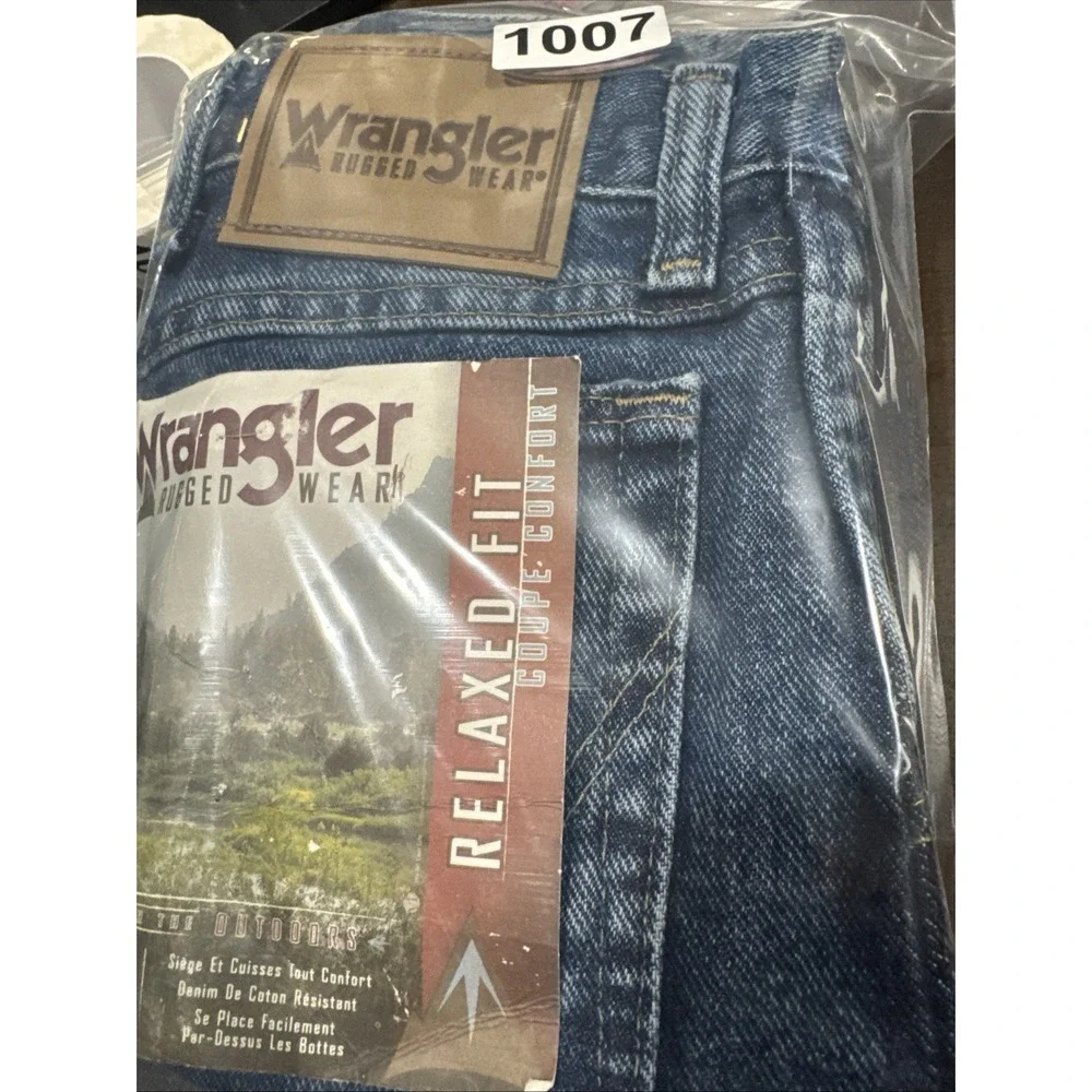 Wrangler Rugged Wear Jeans Men 38x30 Blue Relaxed Fit Straight Denim NWT‎